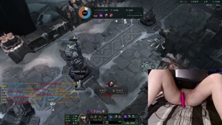[GER] Gamer Girl playing LoL with a vibrator between her legs