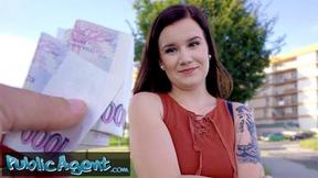 ”Charming Little Eliss Gets Naked for Amateur Photoshoot”