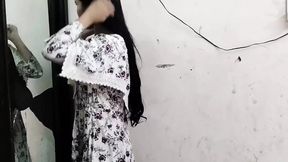 Dost ki step sister ko jabar dasti chuchi daba daba kar pela
