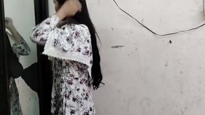 Dost ki step sister ko jabar dasti chuchi daba daba kar pela