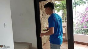 Take off your pants, my stepmom&#039;s slut tells me before going downstairs to suck my cock - Porno en Espa&ntilde;ol