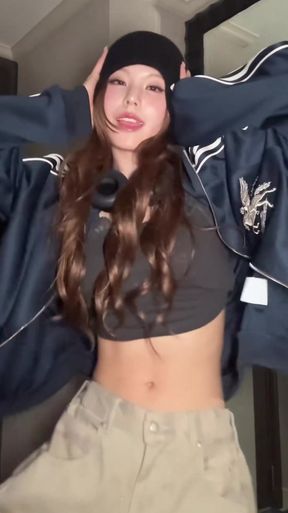 Korean wife gets into some k-pop dancing before getting nailed by her husband.