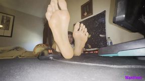 Sierra Gamer Feet - HD MP4