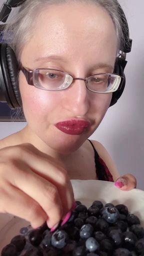 I Am Eating Delicious Large Blueberries