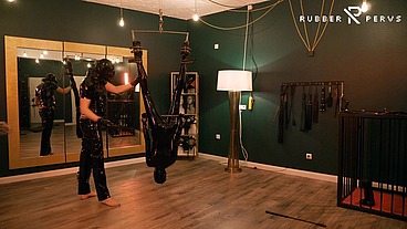 Upside down slapped and fisted Latexgirl