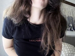 Slutty brunette can’t hold it