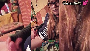 Фембой сосет дилдо писает на себя ест свою сперму с пола