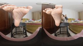 C4sgiantess 26 3DVR180 MARTINA rubbing each other's feet