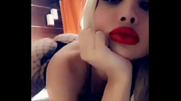 Hermosa transexual mostrando su espectacular cuerpo