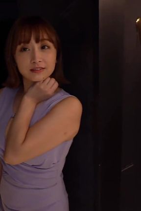 Under Red Light, Ayumi Kimito Fires Softly Between Grace and Desire. - 1