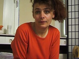 Deutsches Amateur Teen hatte noch nie Orgasmus - 80s Retro