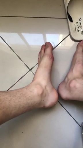 Abercrombie & fitch: foot worshipped