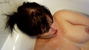 Relaxing Bath with My Satisfyer