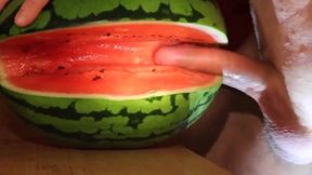 Muscular Amateur Self-Swallowing Fruit Fuck