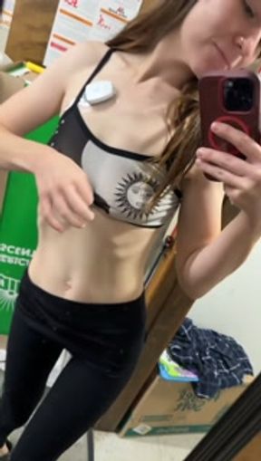 Mommy flashes titties at work