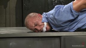 Arrogant Cop Tormented by His Prisoner