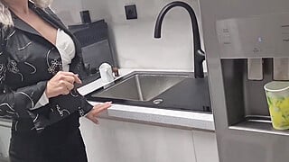 Stepmom Stuck Her Hand in the Kitchen and Make a Good Dell with Stepson