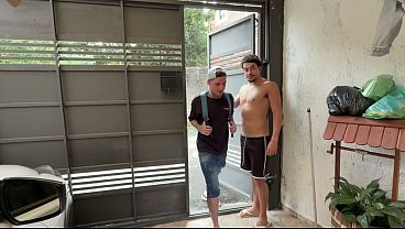 MEU AMIGO VEIO VENDER SEUS PRODUTOS MAS EU S&Oacute_ QUERIA SUA PICA