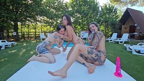 3 hot lesbians fuck in a swingers club