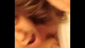 ESPOSA SAFADA DANDO A BUCETA E SUBMISSO CHUPANDO SUA BUCETA E O PAU DO MARIDO AO MESMO TEMPO