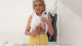 ”Cleavage Slut In Jodhpurs”