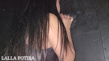 Corno gozou olhando eu sendo arrombada na cabine de glory hole. Corno manso. Bill Smoke