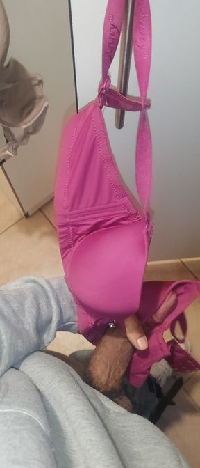 Cum in aunties beautiful pink bra