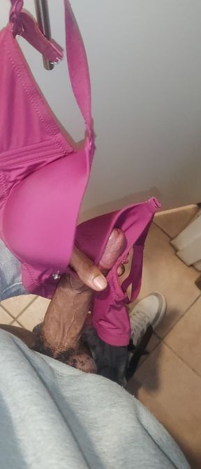 Cum in aunties beautiful pink bra