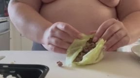 Topless Cooking & Nippleplay