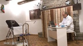 Syrial meets her skilled gynecologist for a private&#x1F92B; session