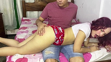 Exitando a mi Hijastra Masoquista con Nalgadas
