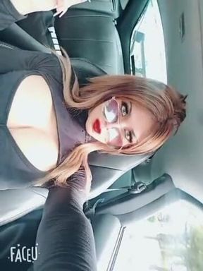 Tranny pickup in car to give ass