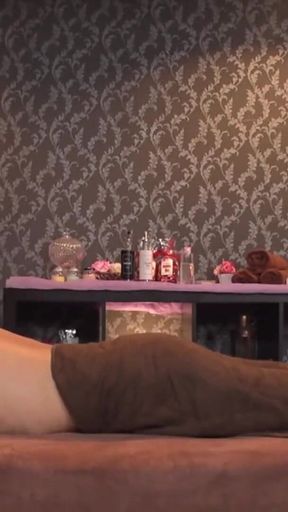 An Urban Esthetician Coats Herself in Oil Watching Reactions While Moving Her Hips Without Holding Back Part2