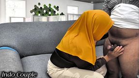 Gadis berhijab berhubungan seks dengan bos untuk dipromosikan di seks kantor