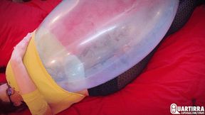 Q712 Derpy blows to pop 2 Roomtex 18'' balloons under her top - 1080p