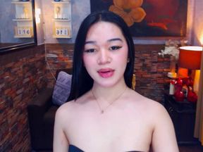 WolfieCindy brings milf with a touch of cosplay magic.
