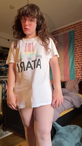 Homemade amateur cutie plays with her boobs while a big-dicked solo performer sh