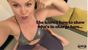 She knows how to show who's in charge here... and she does it with a smile. 💪