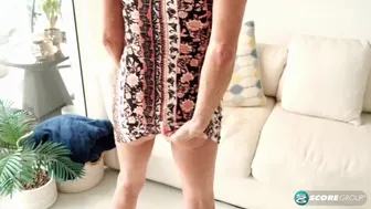 Blonde mature wife Roxy Royce pleasures her big tits solo