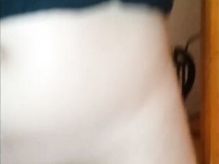 Colegiala +eighteen llega cachonda con ganas de follar