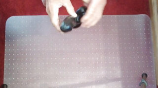 Video cận cảnh góc nhìn POV về cảnh thủ dâm của một người đồng tính nam nghiệp dư.