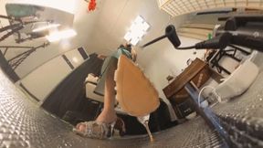 6K LINGLING's sexy high heels trample on dwarfs 360VR