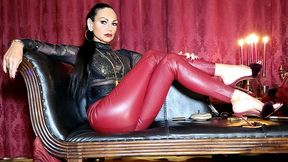 Ruby - Smoke - Feet 01