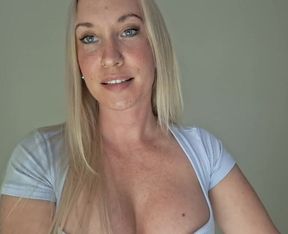 Brittibratti's encouragement for her friend to jerk off to her amazing tits and long hair