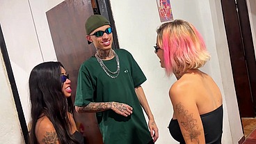 casais fodendo no pelo rolou anal e dp até o marido chupou o pau do outro
