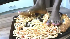 Italian slave get his food: spaghetti and lasagne of black ebony feet!