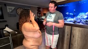 Interracial blowjob over loo, face spitting and flushing