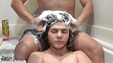 My boyfriend masturbated and came in my hair and then washed it with lots of shampoo - HairJob