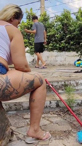 Stepmom Her Public Pool Her Trapped Puts Two Hands in Her Fisting Ass