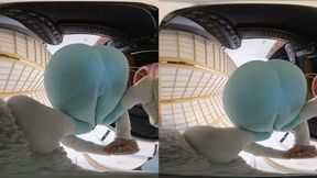 3DVR 180cc Big peach hips humiliate dwarfs